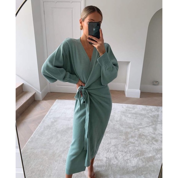 Dresses & Skirts - Green Sweater Wrap Midi Dress